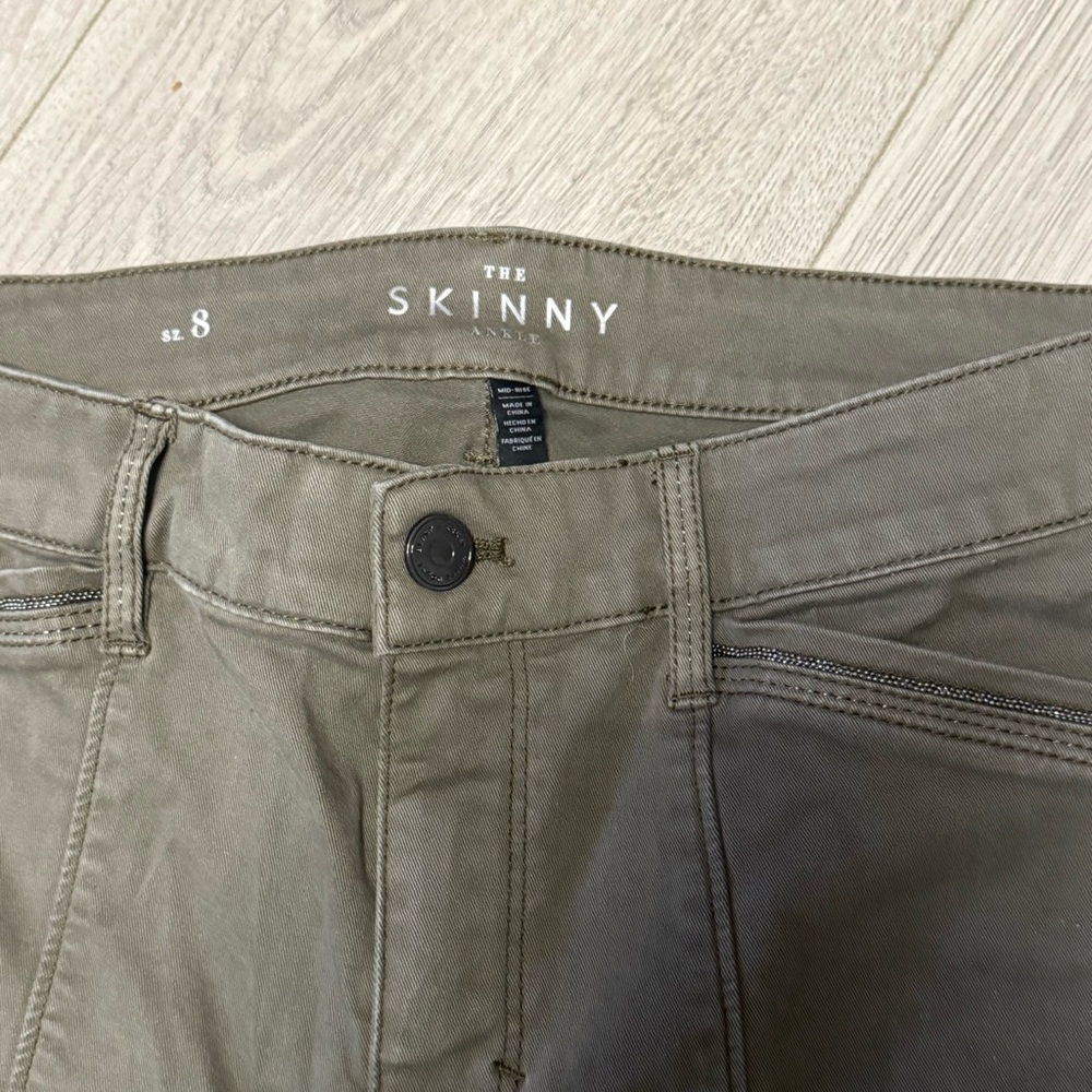 White House Black Market Olive Green Mid Rise Zippered  Pants Size 8 - Picture 5 of 10